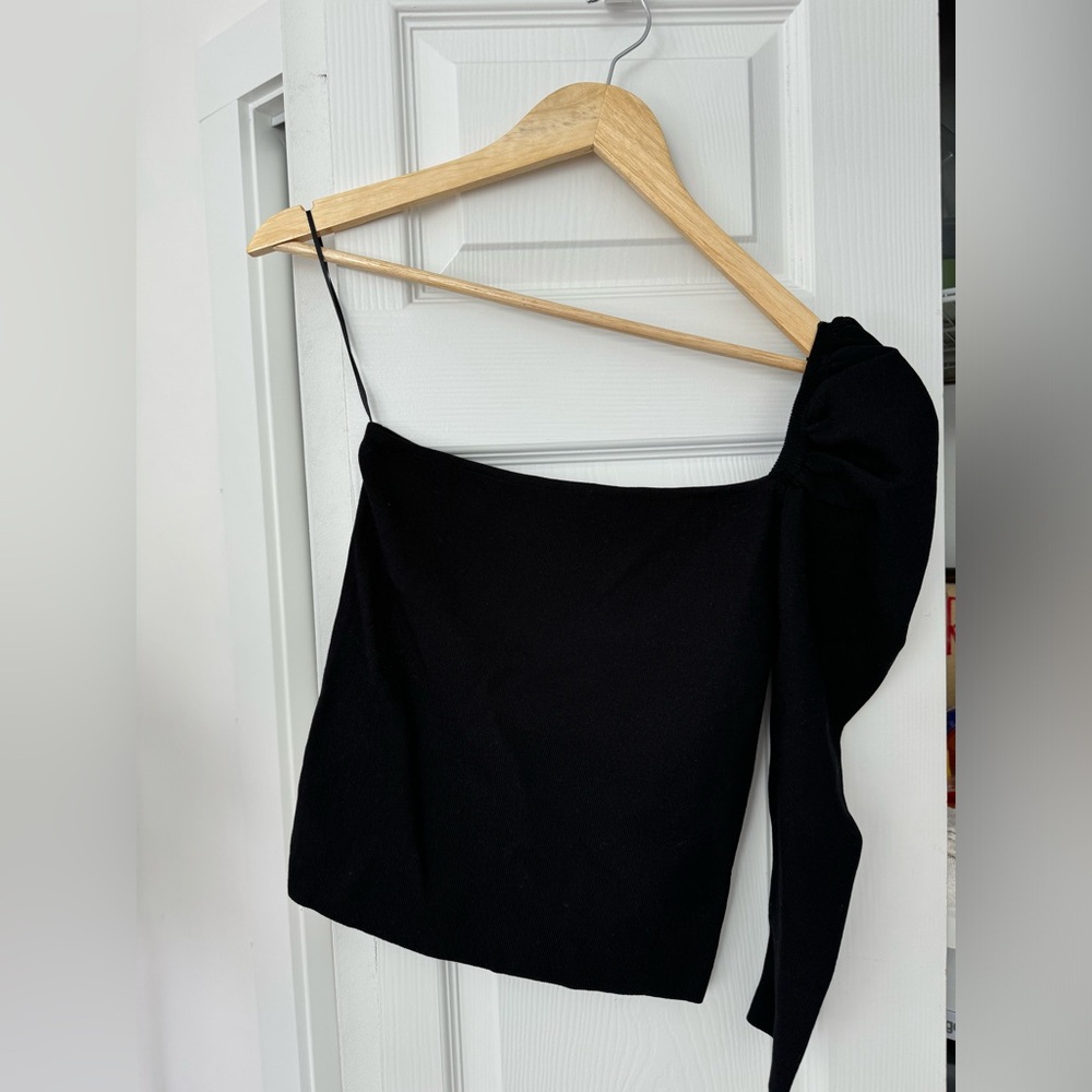 Black Half-Sleeve Top
